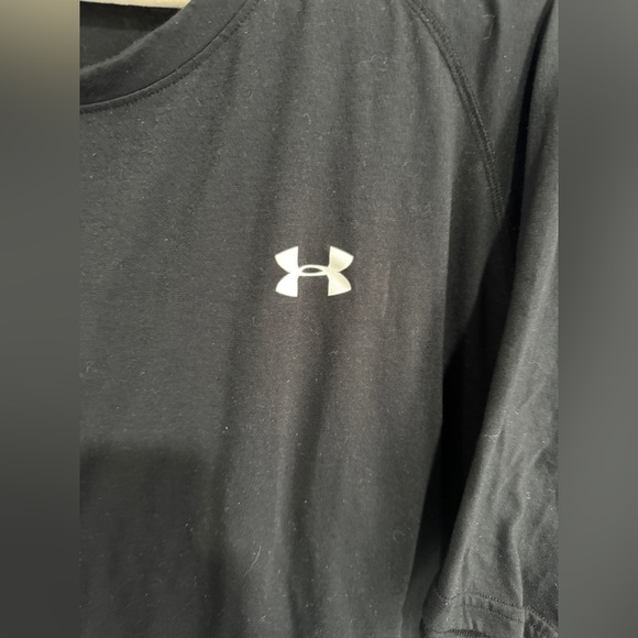 ⭐️SOLD⭐️ Men’s Under Armour T-Shirt - Picture 3 of 5